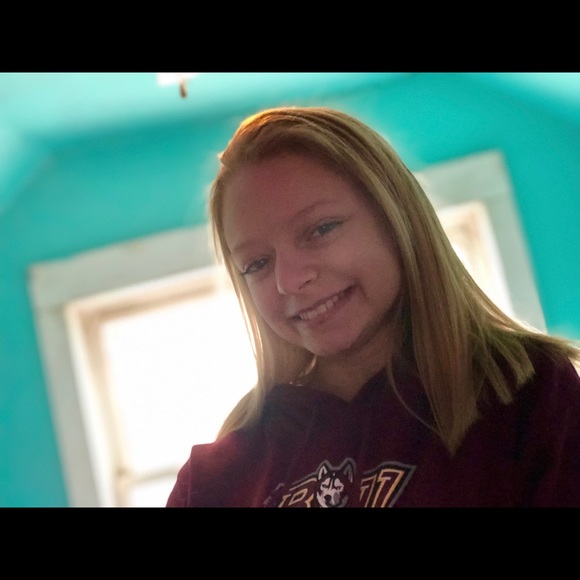 Meet your Posher, Briana - Picture 1 of 1